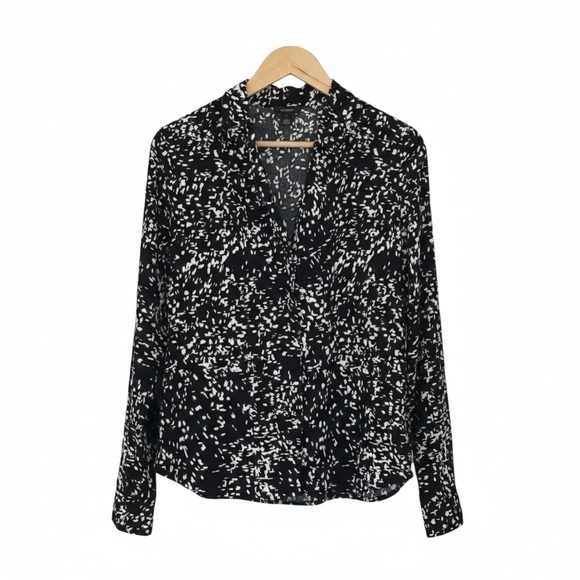 Halogen Tops - Halogen Black and White Patterned Blouse. Size Small